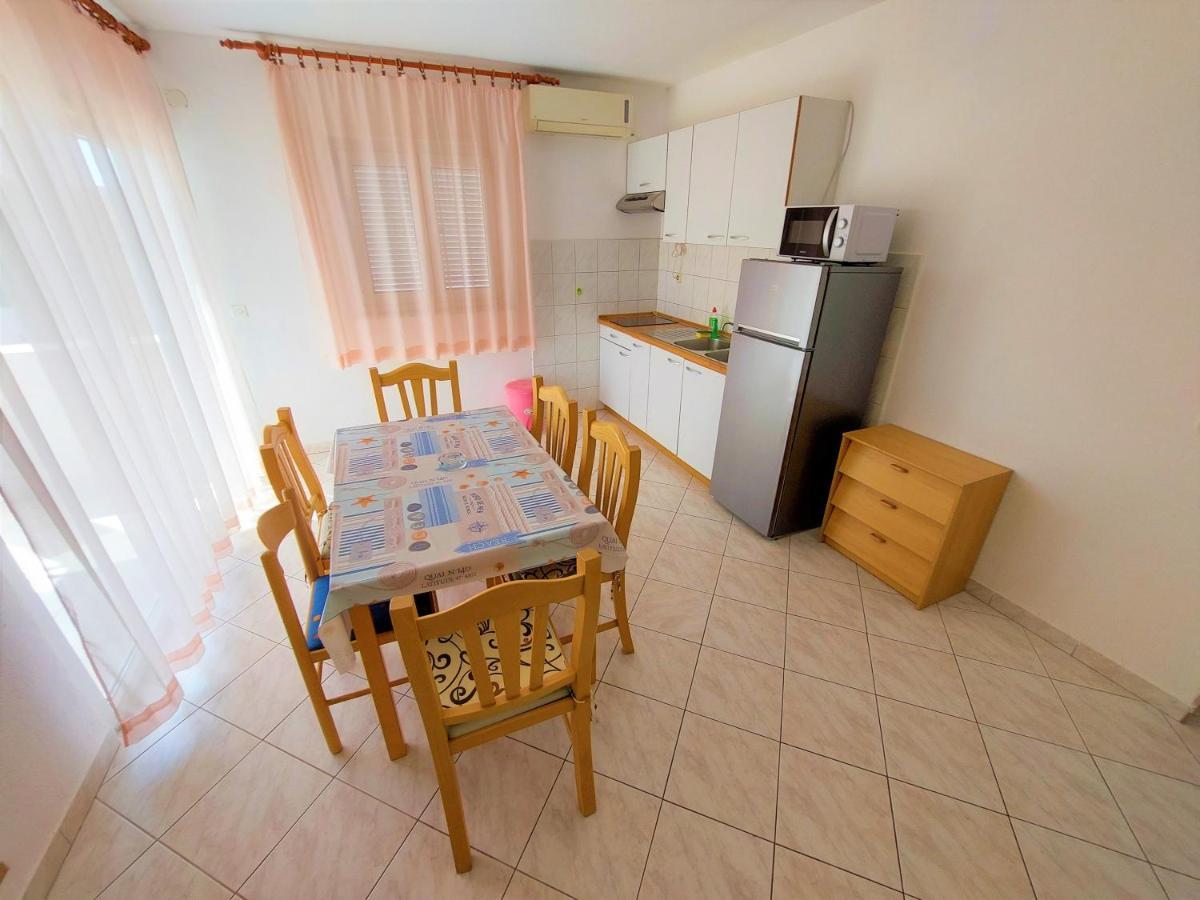 Apartments Neva & Neva Beach House ซรีมา ภายนอก รูปภาพ