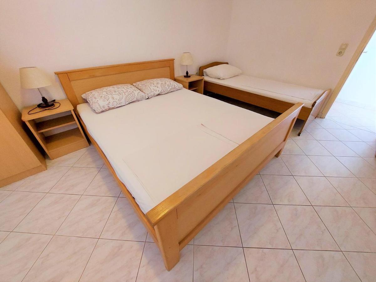 Apartments Neva & Neva Beach House ซรีมา ภายนอก รูปภาพ