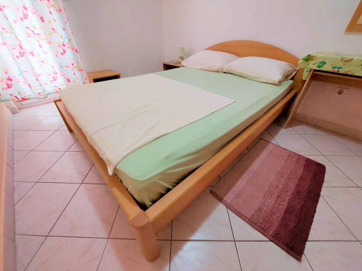 Apartments Neva & Neva Beach House ซรีมา ภายนอก รูปภาพ