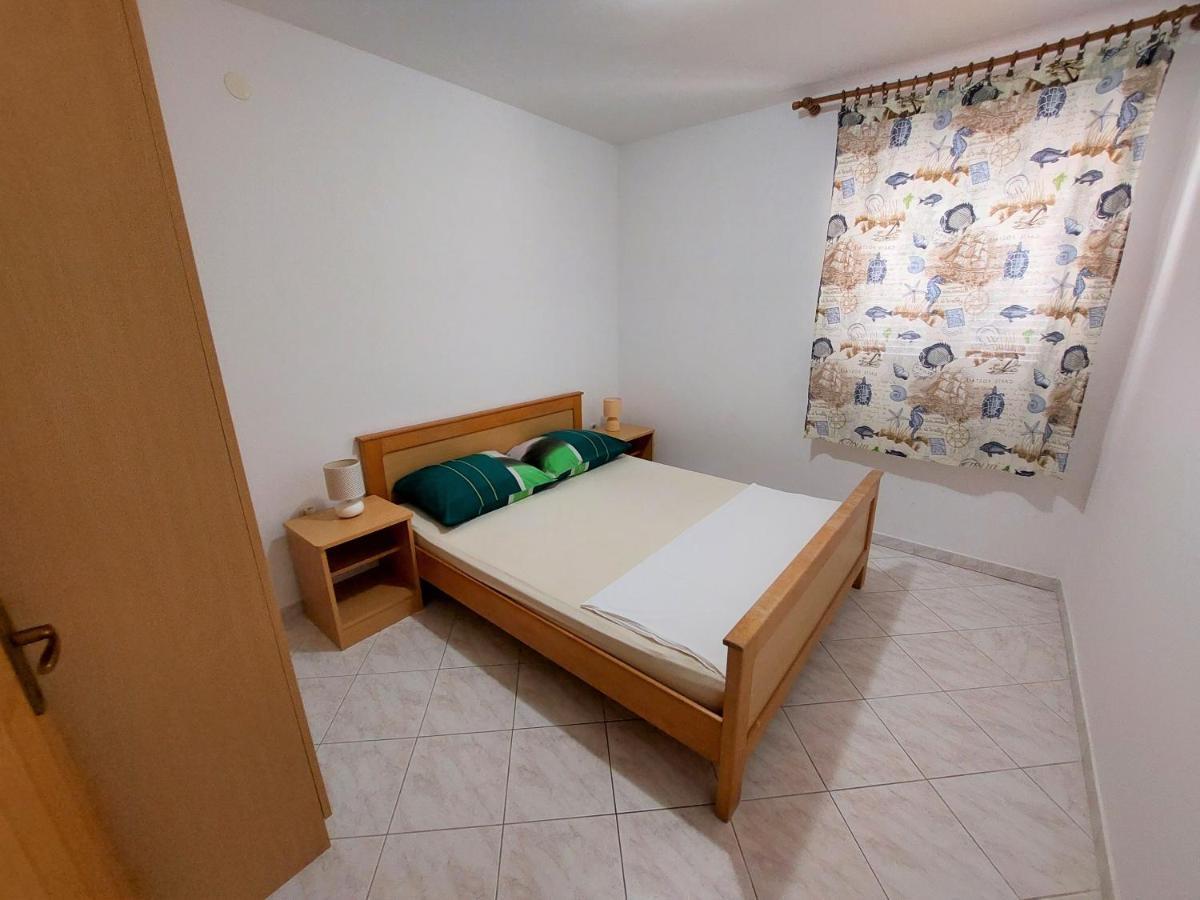 Apartments Neva & Neva Beach House ซรีมา ภายนอก รูปภาพ