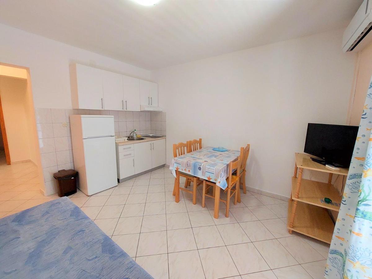 Apartments Neva & Neva Beach House ซรีมา ภายนอก รูปภาพ