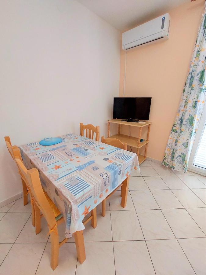 Apartments Neva & Neva Beach House ซรีมา ภายนอก รูปภาพ