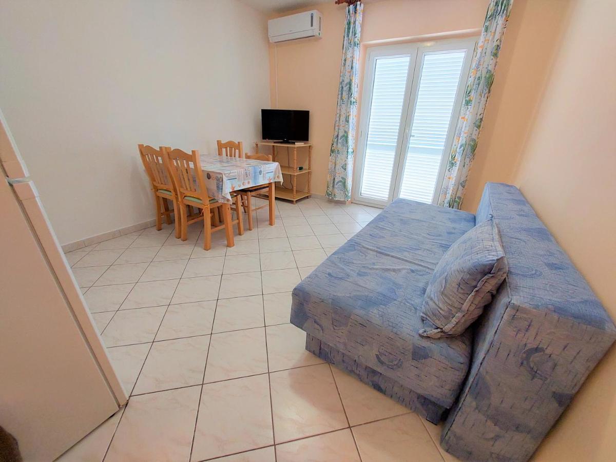 Apartments Neva & Neva Beach House ซรีมา ภายนอก รูปภาพ