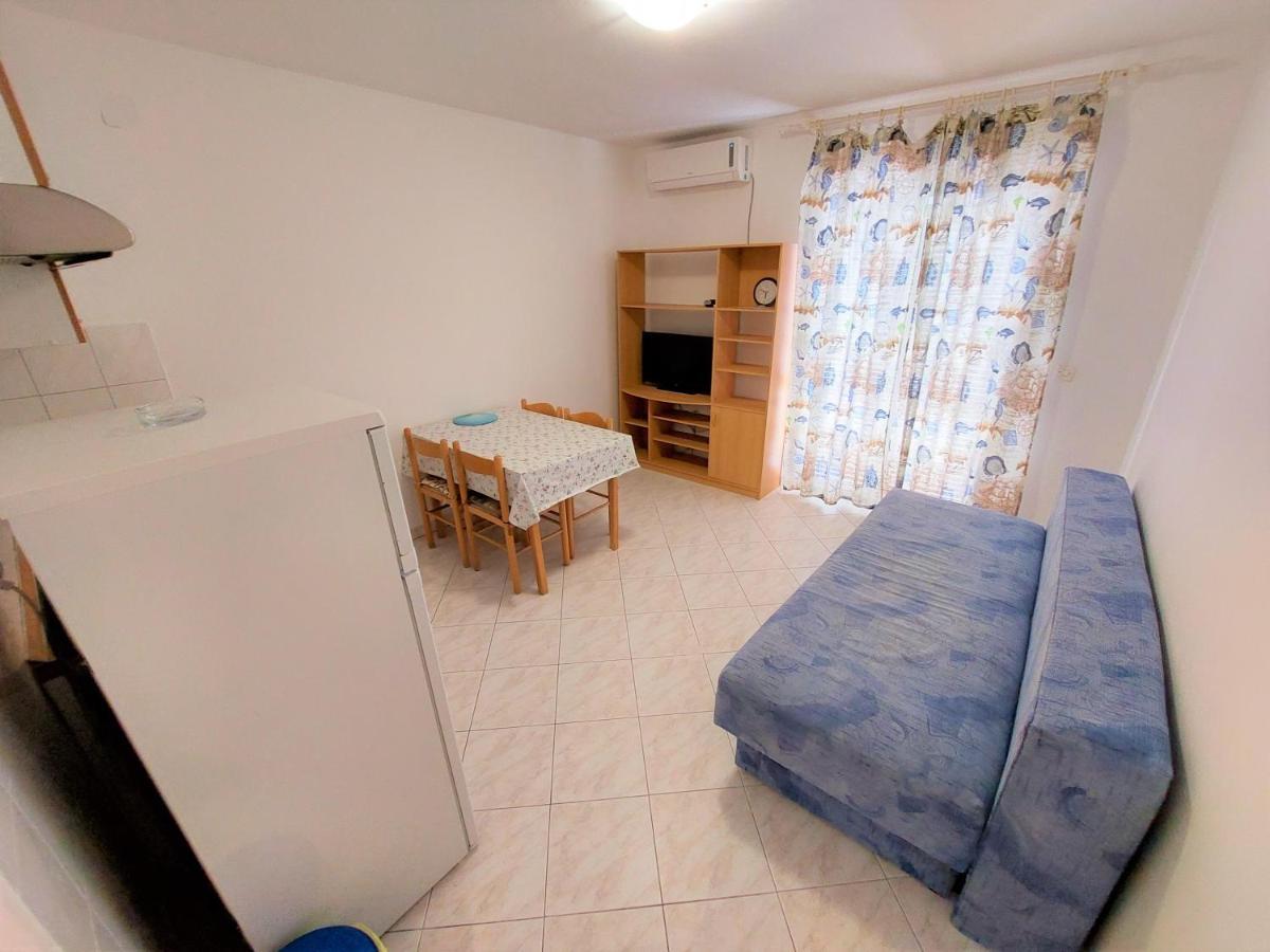 Apartments Neva & Neva Beach House ซรีมา ภายนอก รูปภาพ