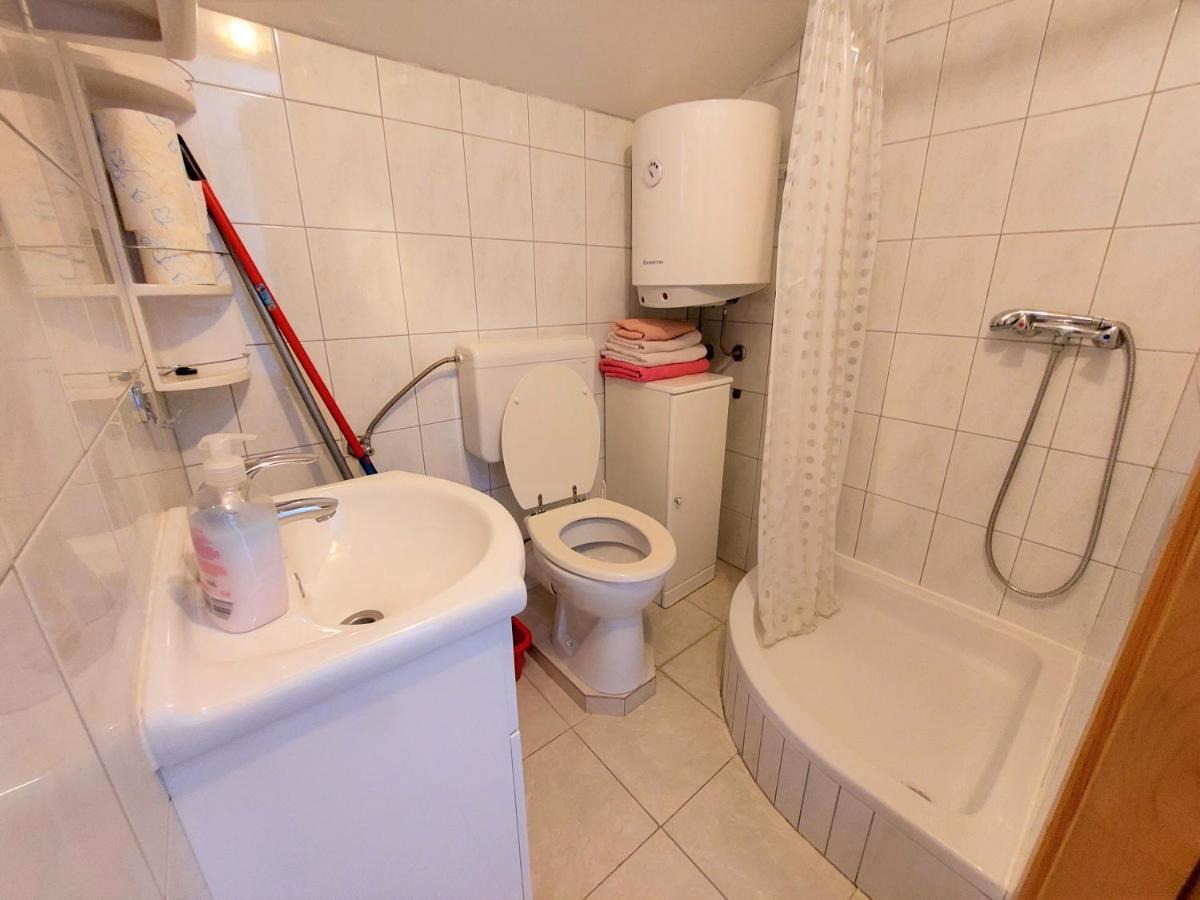 Apartments Neva & Neva Beach House ซรีมา ภายนอก รูปภาพ