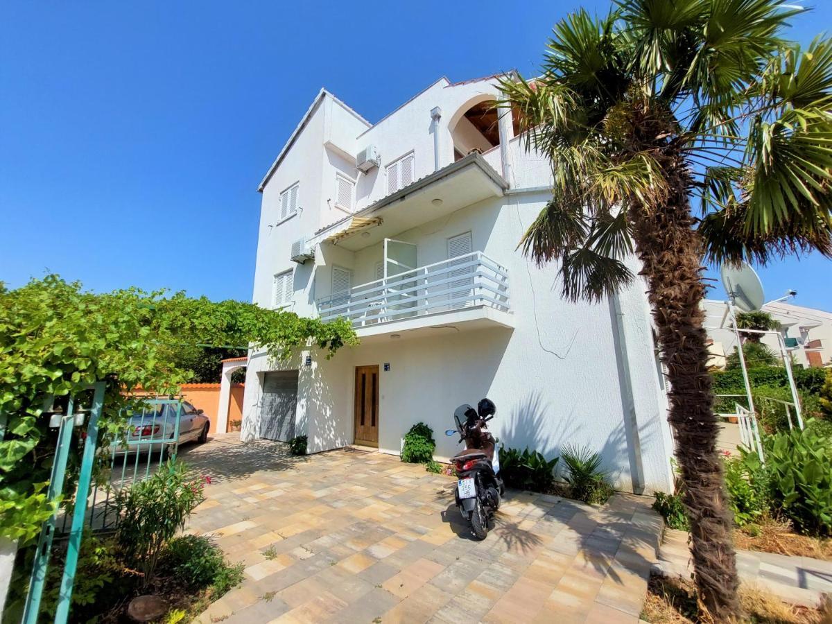 Apartments Neva & Neva Beach House ซรีมา ภายนอก รูปภาพ
