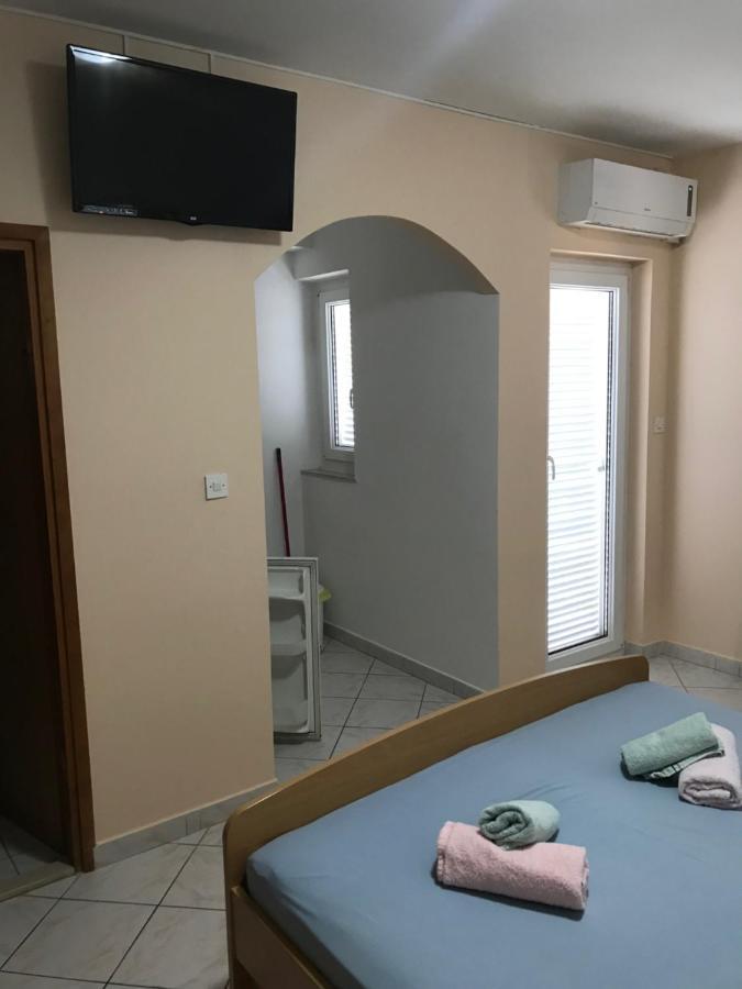 Apartments Neva & Neva Beach House ซรีมา ภายนอก รูปภาพ